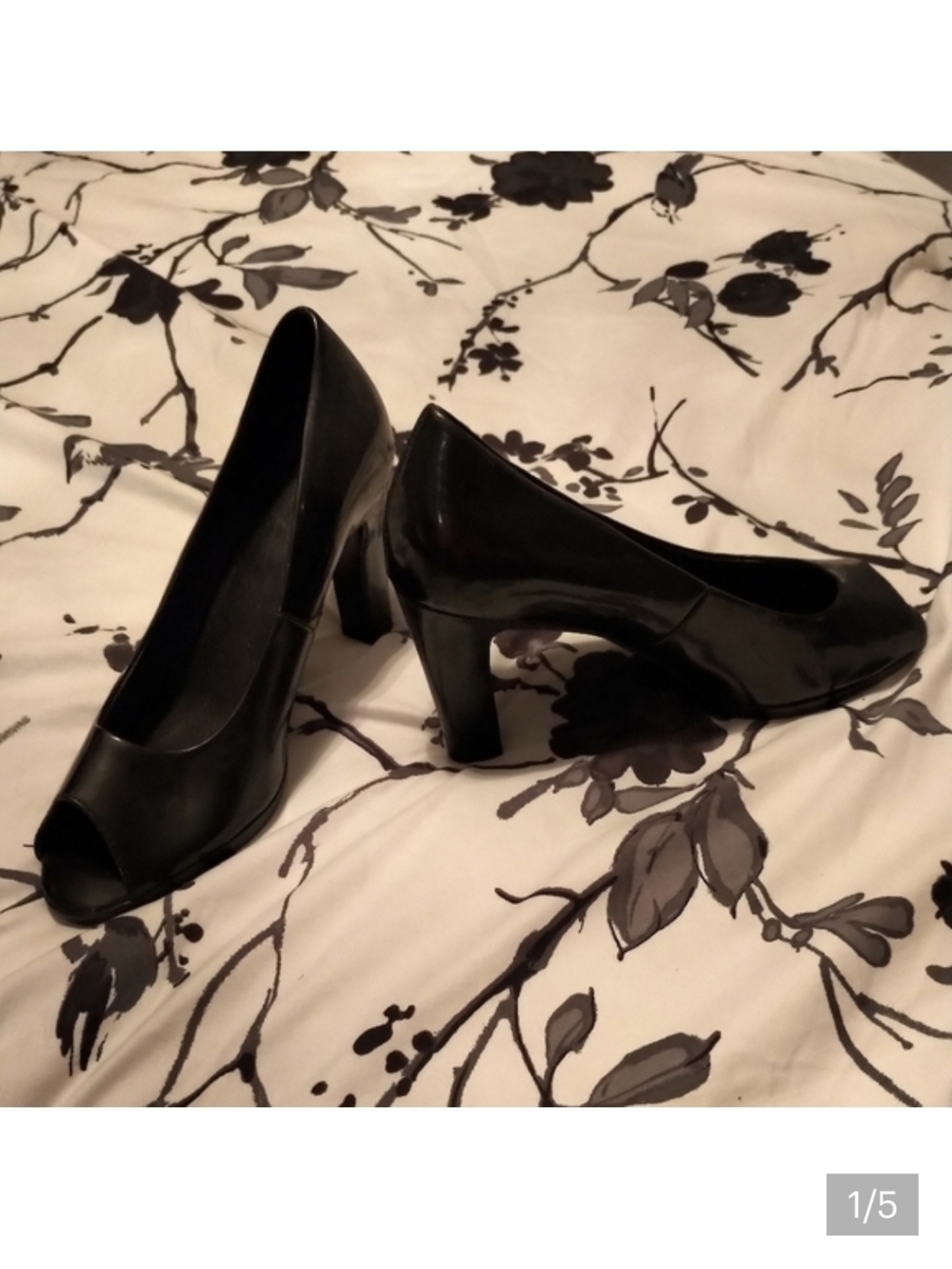 HUSH PUPPY PATENT HEELS / PUMPS - 8.5 NWOT